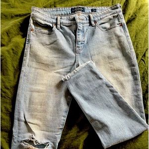 Lucky Brand frayed skinny’s